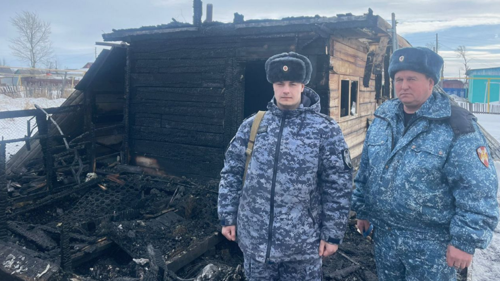 В Челябинской области из-за пожара в бане чуть не загорелись два дома