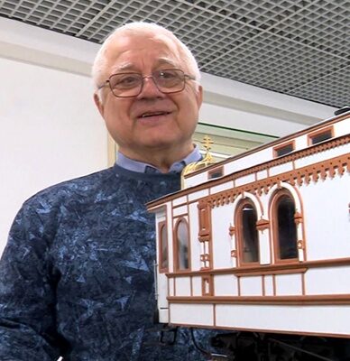 Владимир Уваров