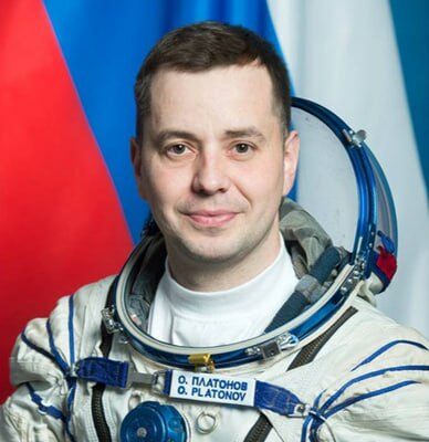 Олег Платонов